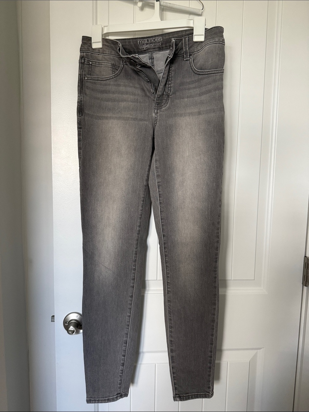 Maurices Women's Skinny Jeans - Light Gray Wash
